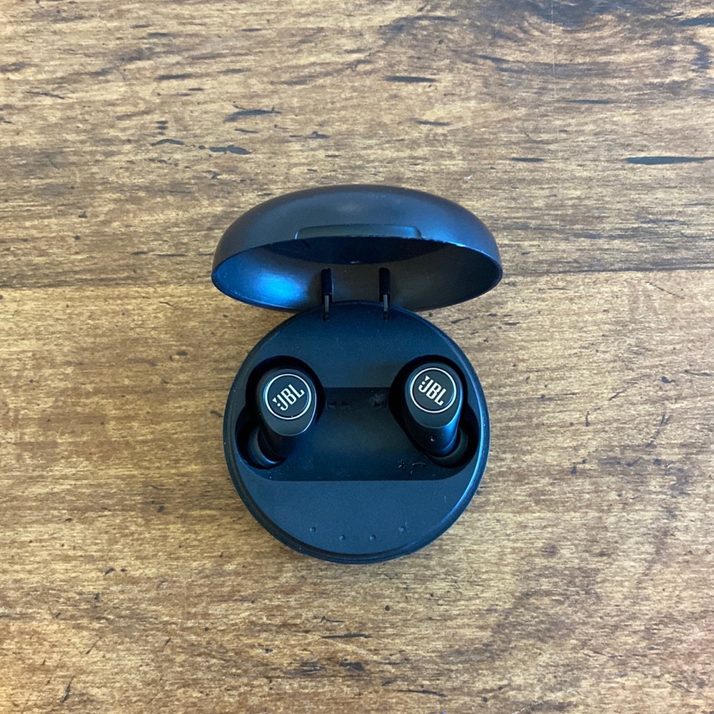 JBL Bluetooth earbuds